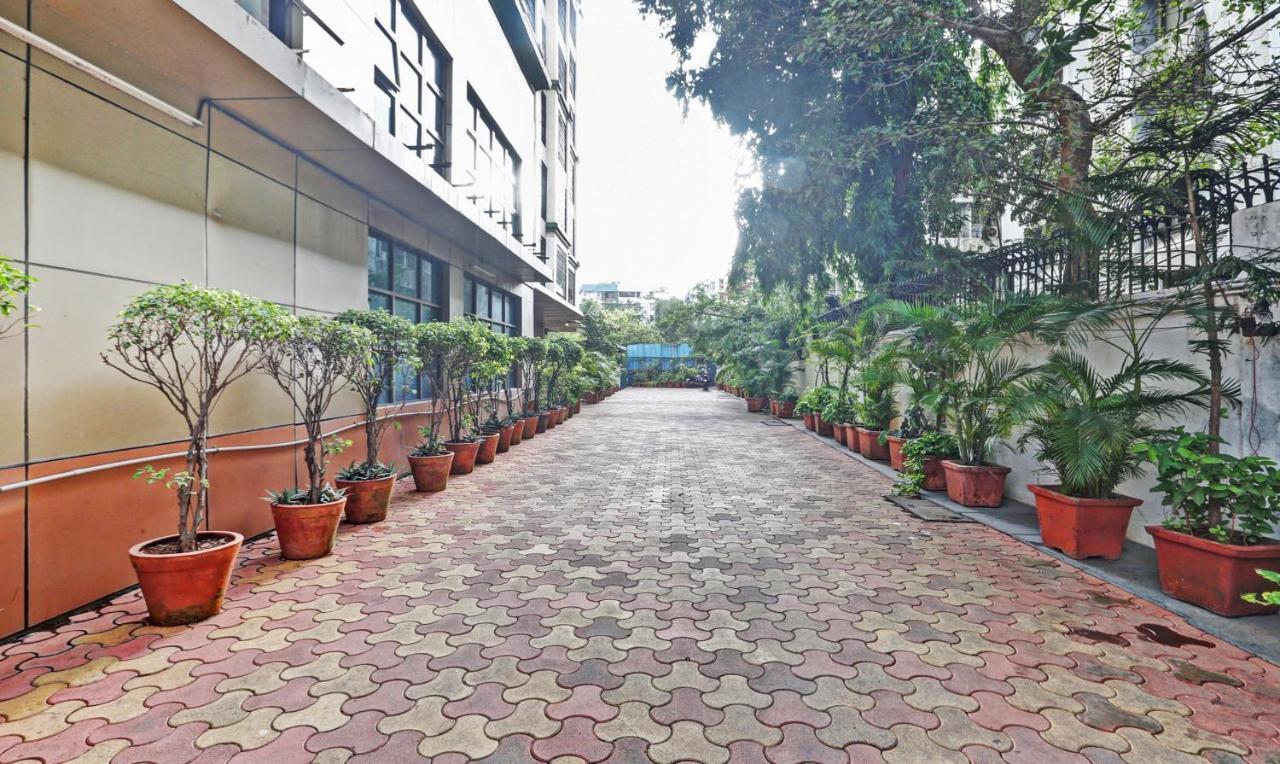Treebo Trend Bandra Apartments Mumbai Exterior foto